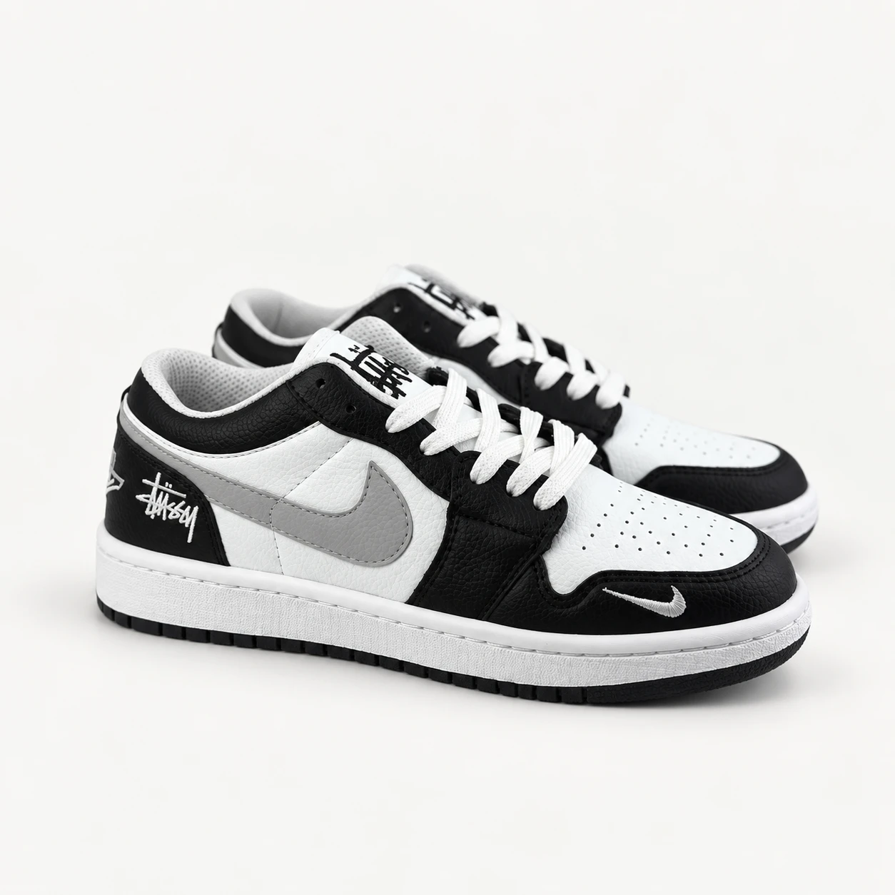 Men's Nike Jordan 1 Sneakers in Black and Silver Code 196 rovanstyle view 1 کتونی نایک جردن وان مردانه رنگ مشکی نقره ای/کد196 - تصویر 1