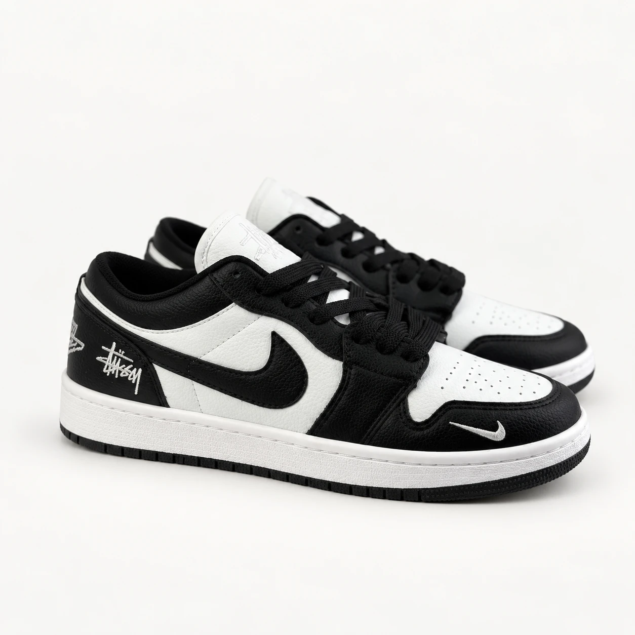 Men's Nike Jordan 1 Sneakers in Black and white Code 197 rovanstyle view 1 کتونی نایک جردن وان مردانه رنگ مشکی سفیدکد/197 - تصویر 1