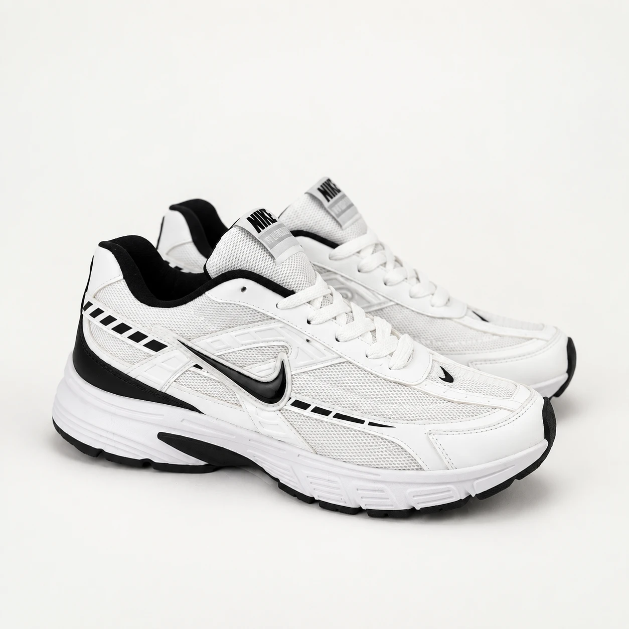 Nike Internator sneakers,white and black gray186 rovanstyle view 1 کتونی نایک اینترناتور رنگ سفید مشکی/کد 186 - تصویر 1