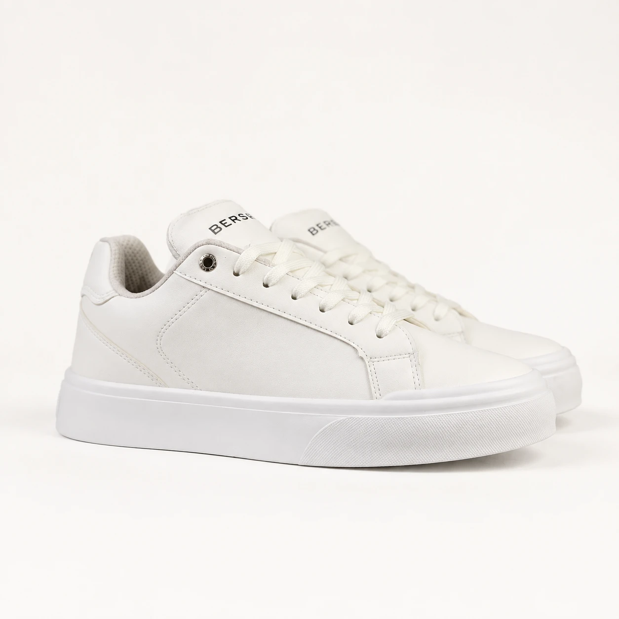bershka-mens-classic-shoes-white-color-code-142 rovan style view 1 کفش کلاسیک برشکا مردانه رنگ سفید /کد142 - تصویر 1
