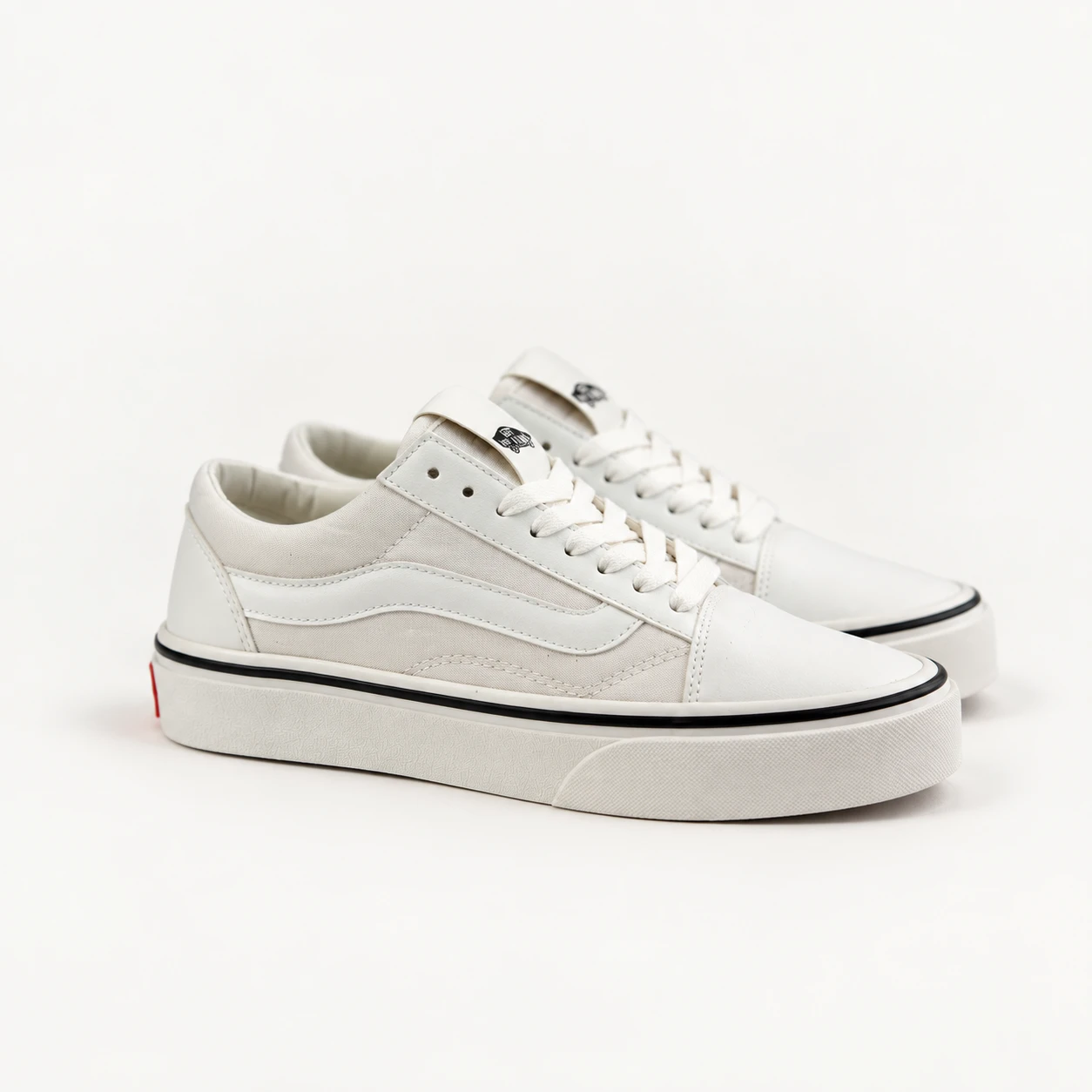 Men's Vans Old Skool Shoes – All-White Code 238 rovanstyle view 1 کفش ونس اولد اسکول مردانه رنگ سفید تمام/کد238 - تصویر 1
