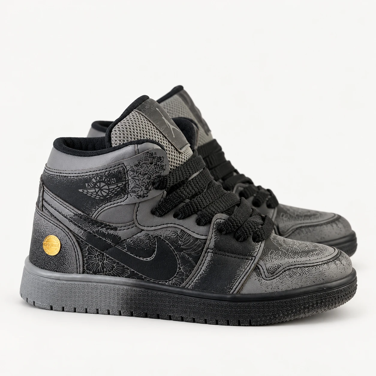 Women's Jordan 1 High-Top Sneakers – Silver-Grey Code 252 rovanstyle view 1 کتونی ساقدار جردن وان فمیلی زنانه رنگ طوسی مشکی/کد252 - تصویر 1